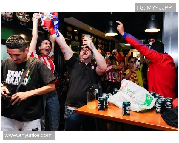 足球明星酒吧冲突现场曝光引发热议球迷纷纷讨论背后真相